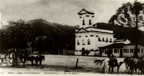 Igreja Matriz de São João Batista em 1870
Antiga Praça 15 de Novembro, atual Pç Pres. Getúlio Vargas